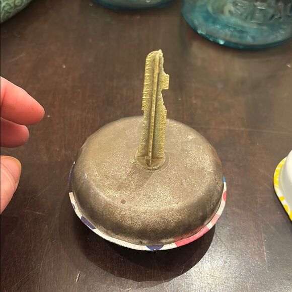 3 Colorful Polka dot metal Noise Makers - Picture 7 of 7